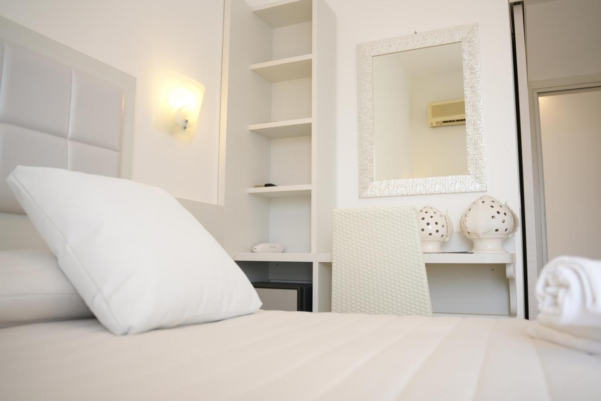 Hotel Sirena - Servizio Spiaggia Inclusive Peschici Eksteriør billede